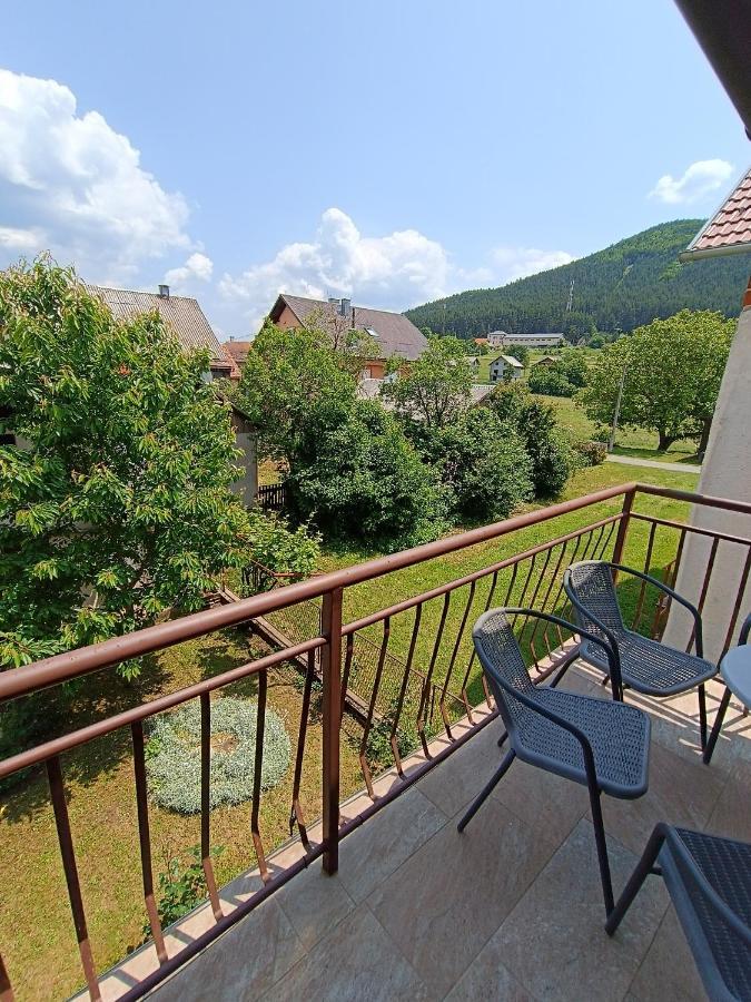 Apartment Hinic Vrhovine Exterior photo